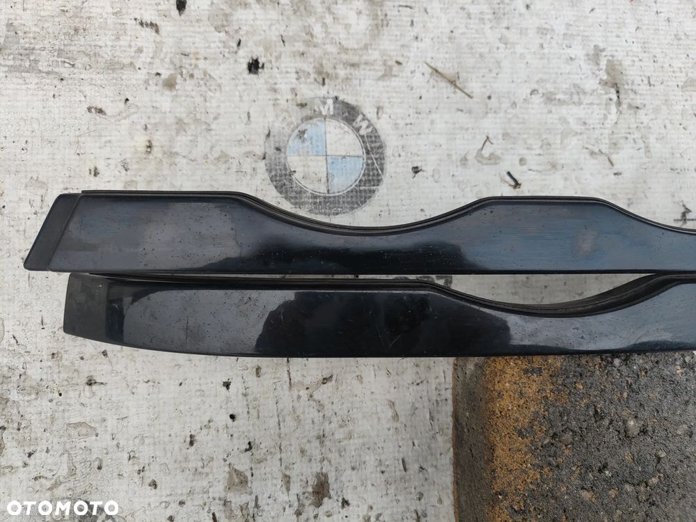 BMW E46 sedan kombi przed liftingiel listwa pod lampę brewka Lewa Prawa Cosmosschwarz - 2