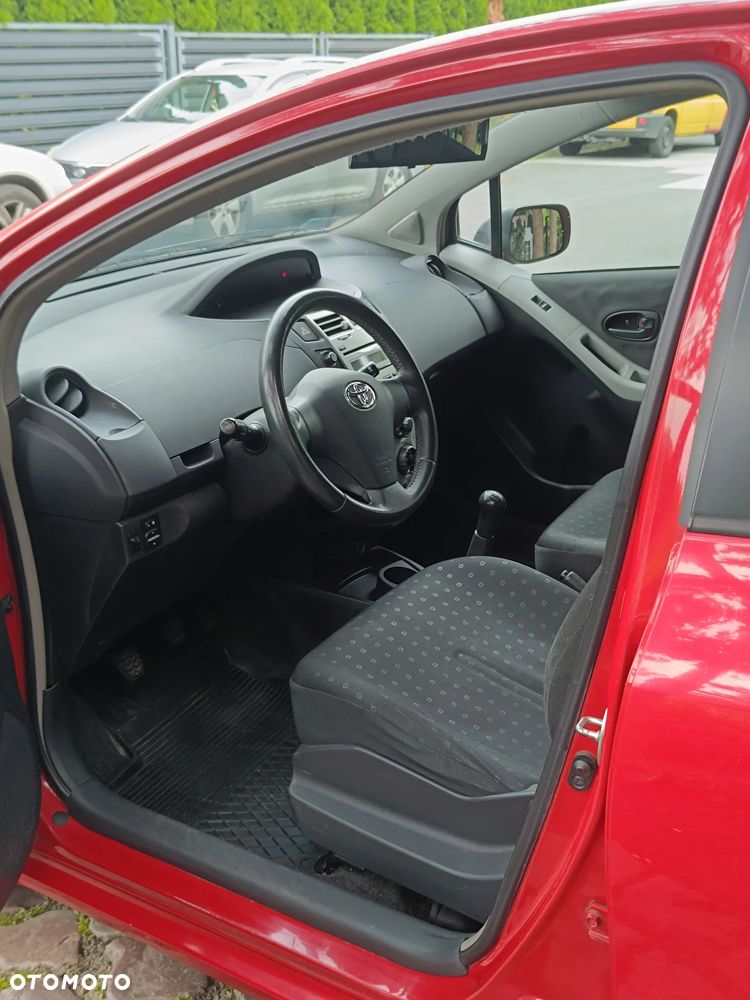 Toyota Yaris 1.0 VVT-i - 10