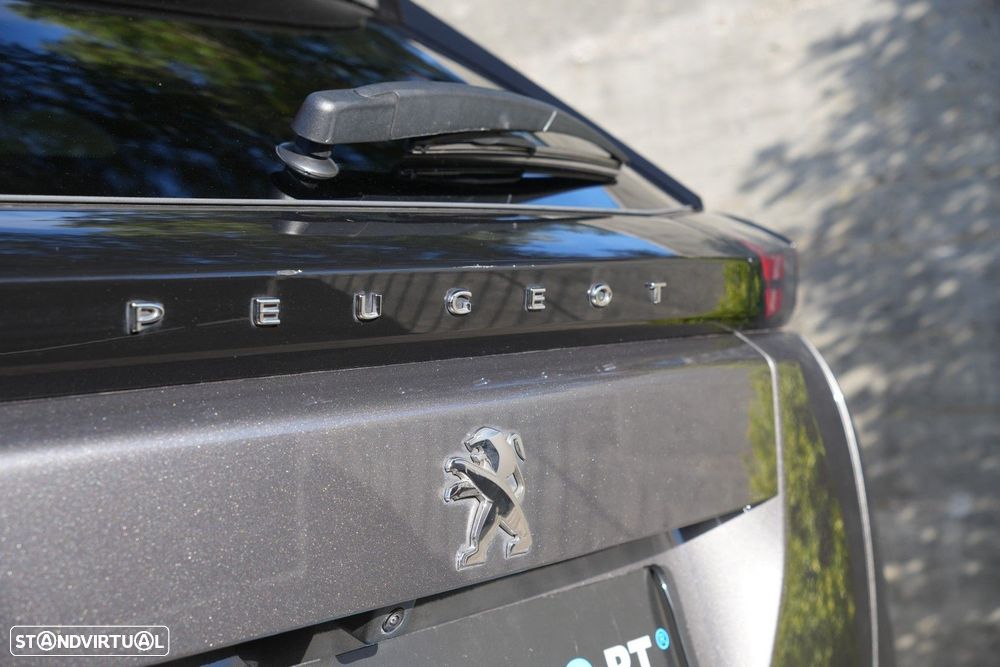 Peugeot 2008 1.2 PureTech Allure Pack - 32