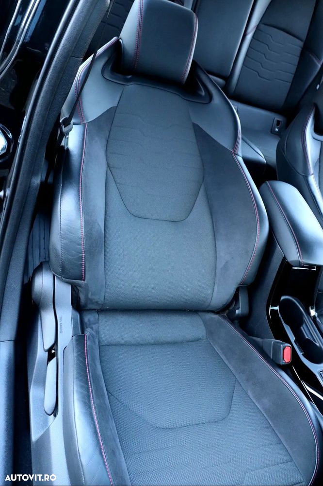 Toyota Corolla 1.8 HSD Exclusive GR Sport - 14