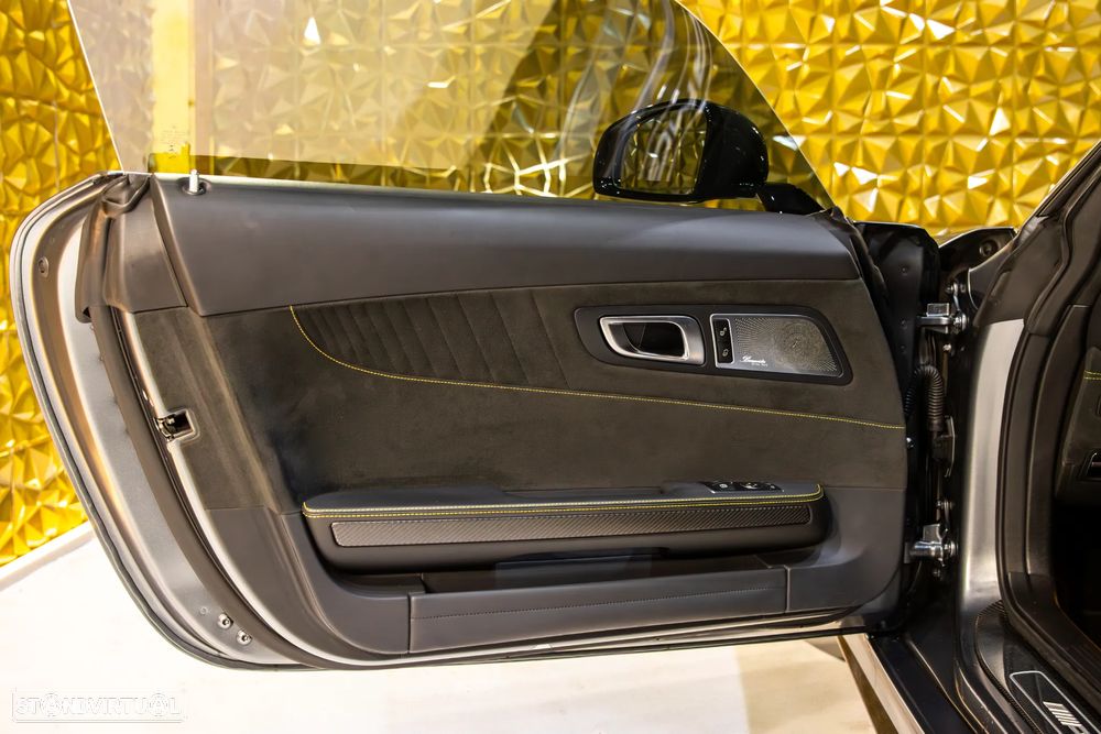 Mercedes-Benz AMG GT R - 32