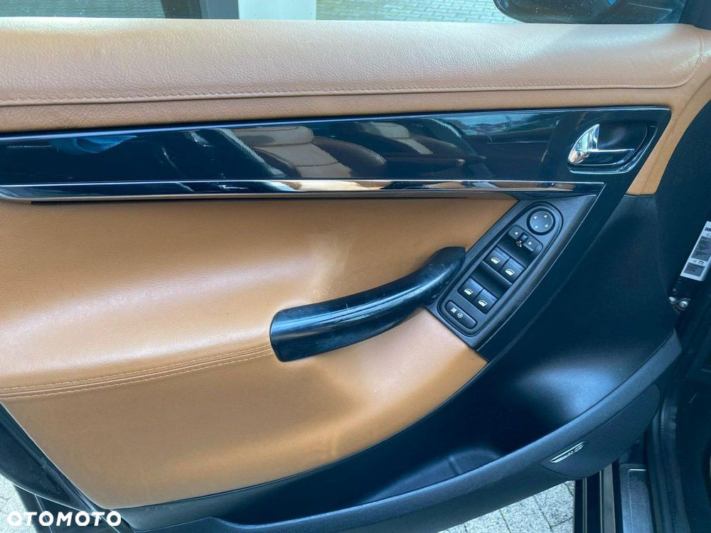 Citroën C4 Picasso 2.0 HDi Equilibre Exclusive Navi MCP - 24