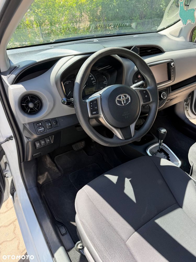 Toyota Yaris Hybrid 100 Active EU6 - 6
