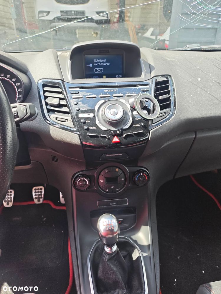 Ford Fiesta 1.6 EcoBoost ST - 14