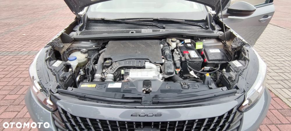 Peugeot 2008 PureTech 130 Allure S&S EAT8 - 25