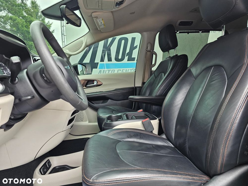 Chrysler Pacifica - 18