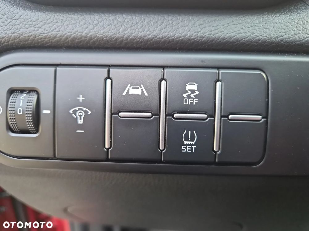 Kia XCeed 1.5 T-GDI M - 17