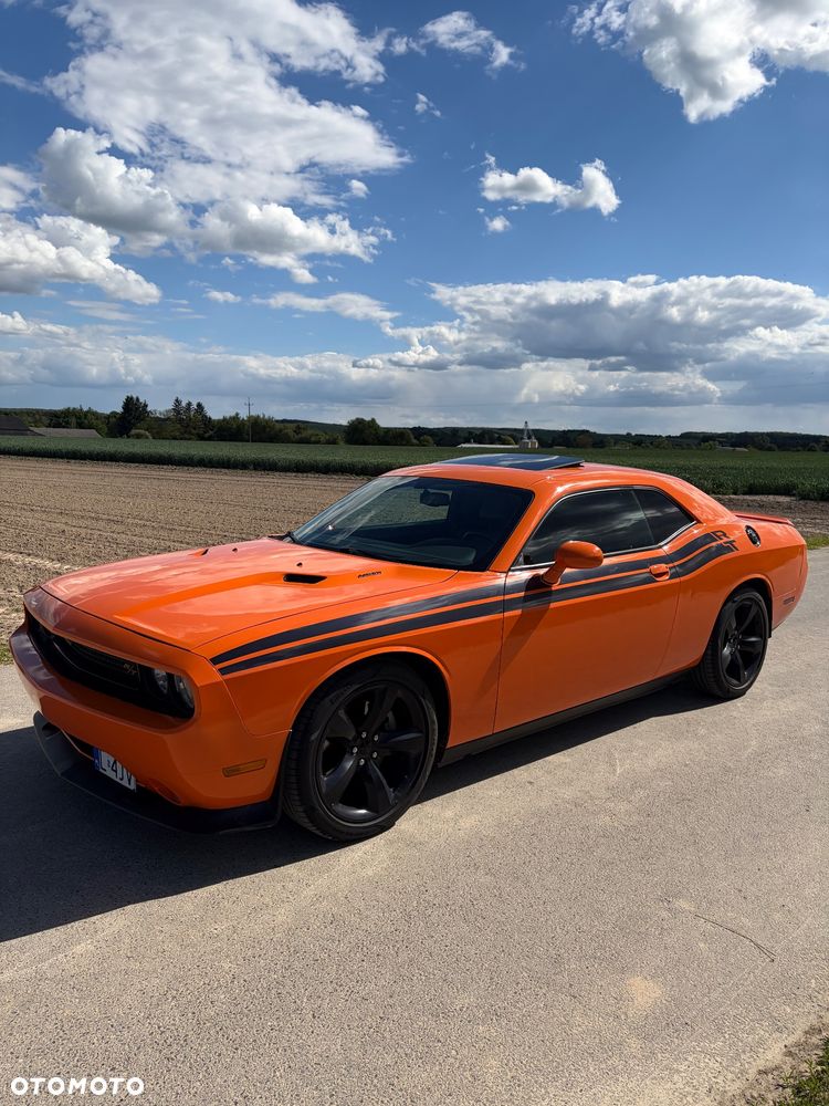 Dodge Challenger - 11