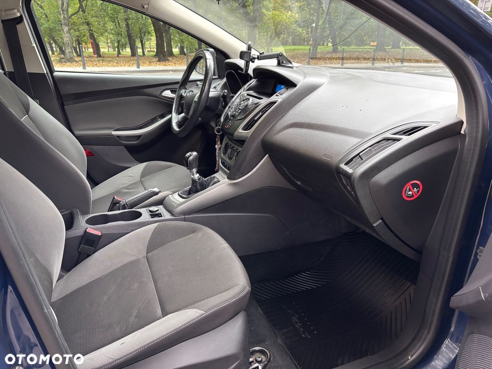 Ford Focus Hatchback 11-14 - 13