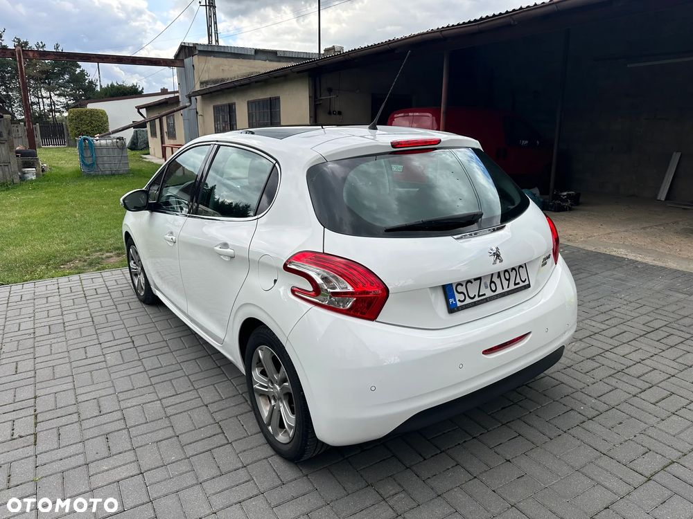 Peugeot 208 1.6 e-HDi Allure STT - 6