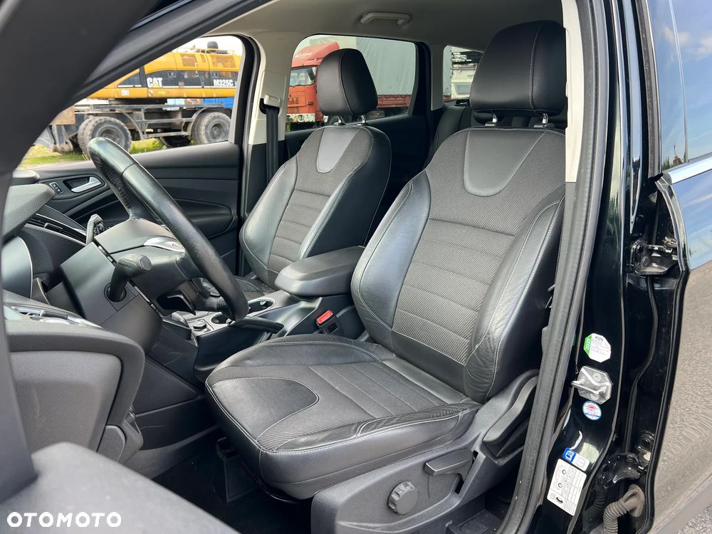Ford Kuga 1.5 EcoBoost 2x4 Titanium - 4