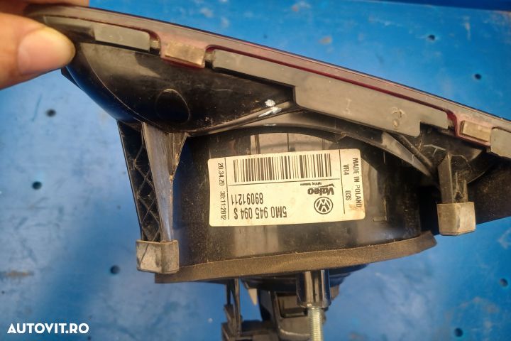 Lampa / Tripla stop dreapta pe hayon 5M0945094S Volkswagen VW Golf 5 - 1