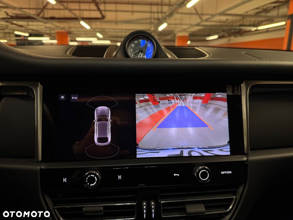 Porsche Macan Standard - 24