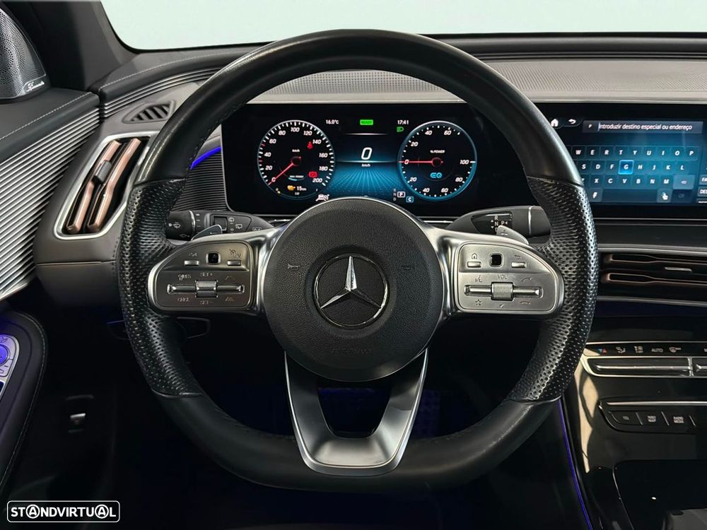 Mercedes-Benz EQC - 8