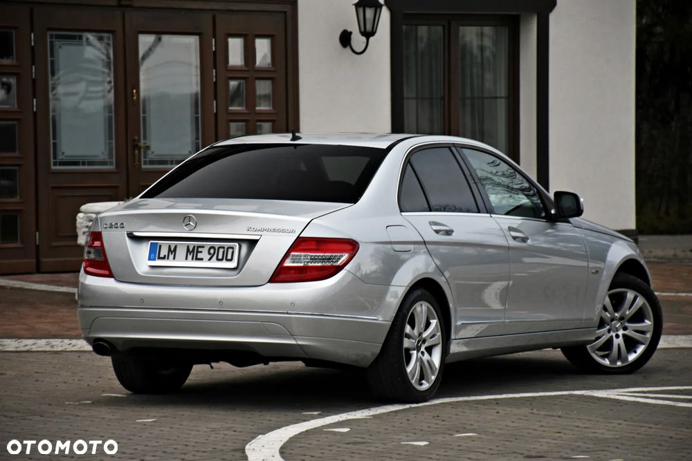 Mercedes-Benz Klasa C 200 7G-TRONIC Avantgarde Edition - 22