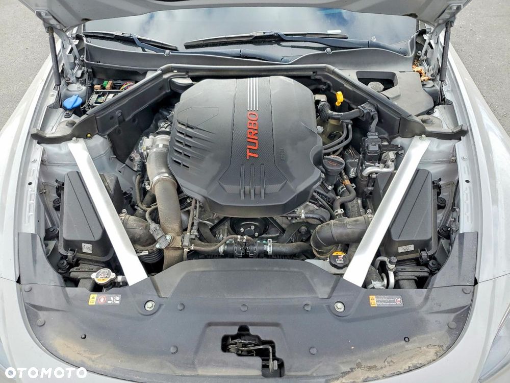 Kia Stinger - 11