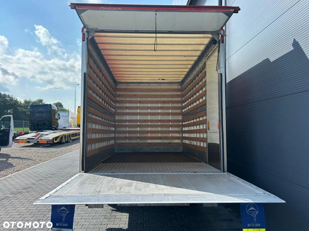 Iveco Daily 40C18 35C18 3.0 HPI Hi-Matic Kontener 8 palet + winda 750kg + drzwi boczne **Climatronic**Kamera**Sprowadzony**2018R** - 7