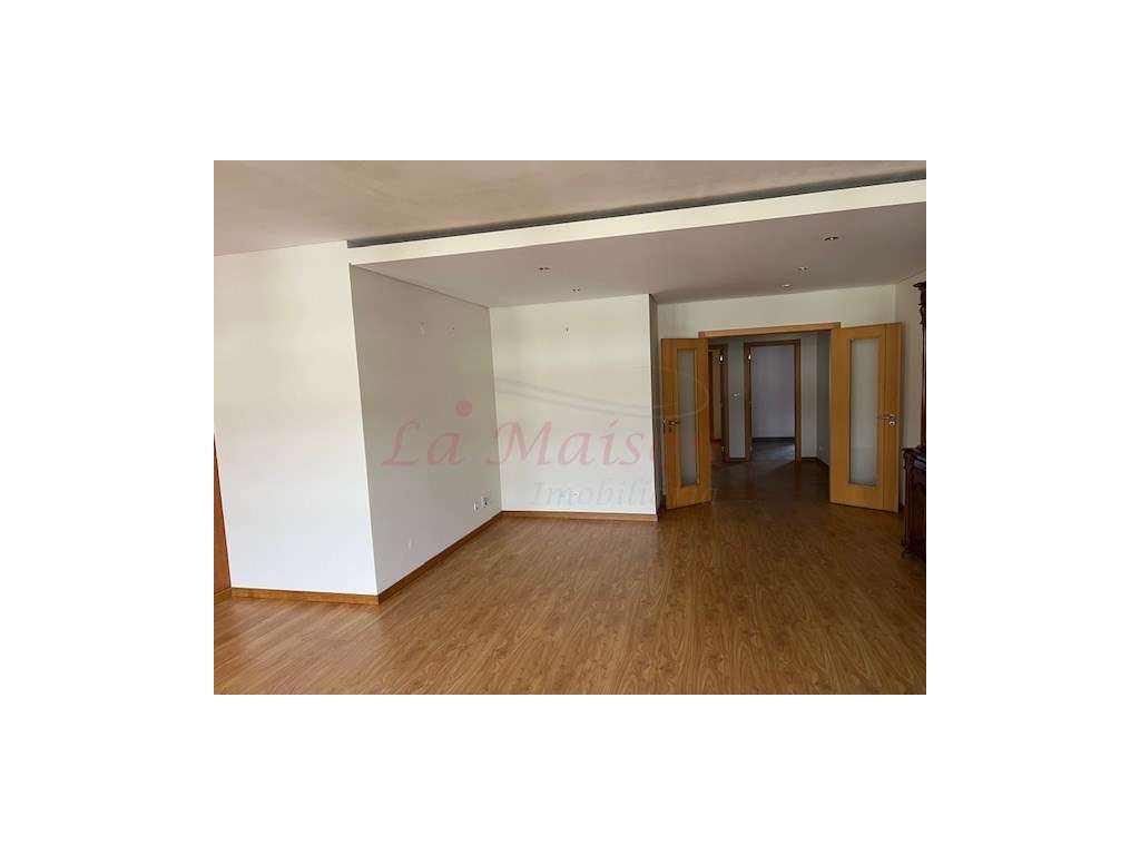 Apartamento T5 no Infantado - Grande imagem: 3/41