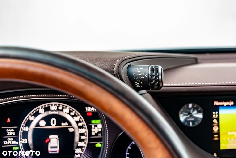 Lexus LS - 18