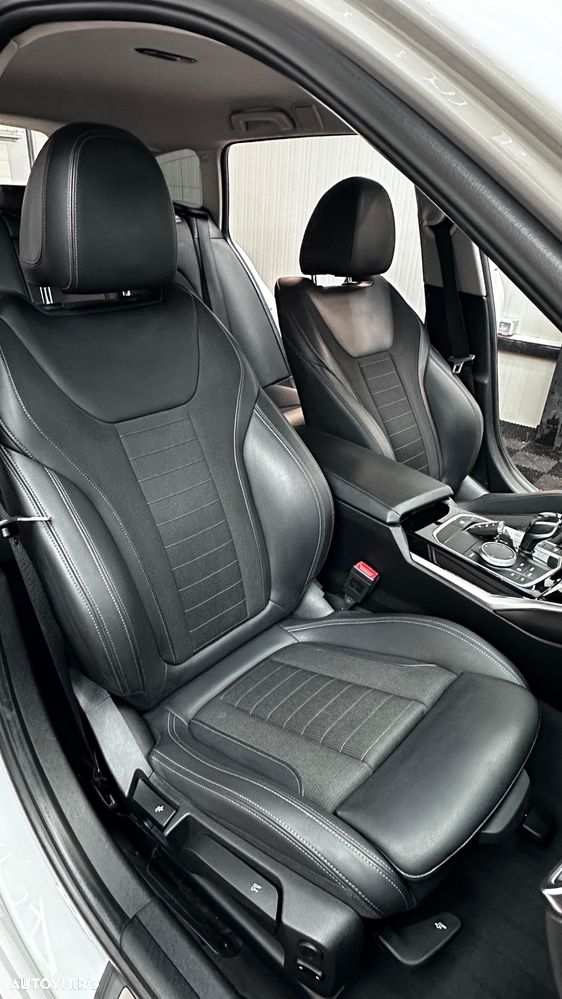 BMW Seria 3 320d Aut. - 12