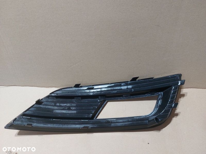 KRATKA ZDERZAKA ATRAPA LEWA AUDI A4 B8 LIFT  2012-2015 8K0807681B - 2