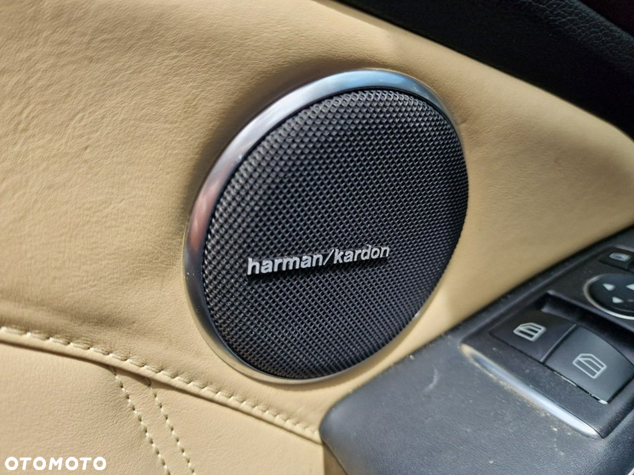 Mercedes-Benz SLC 300 9G-TRONIC Final Edition - 17