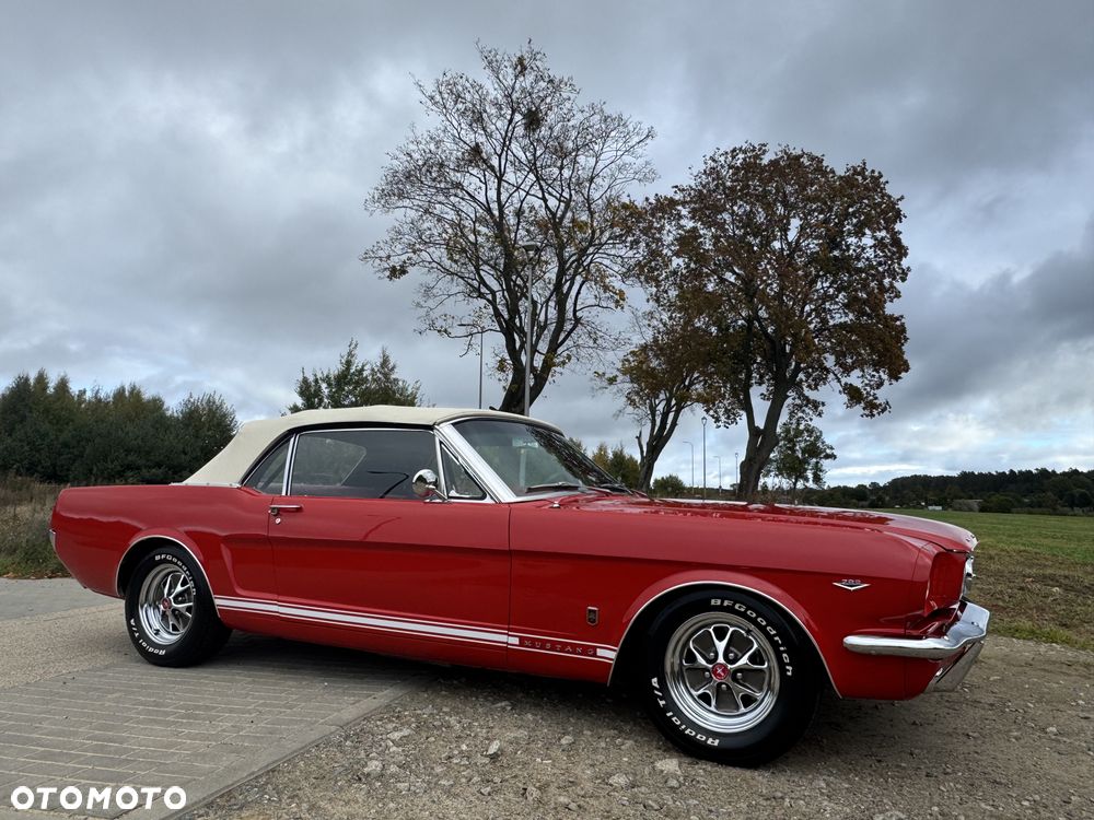 Ford Mustang - 30