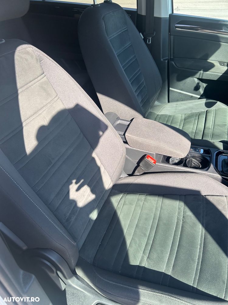 Volkswagen Touran - 22