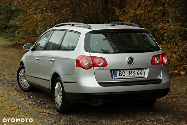 Volkswagen Passat 2.0 TDI Comfortline - 5