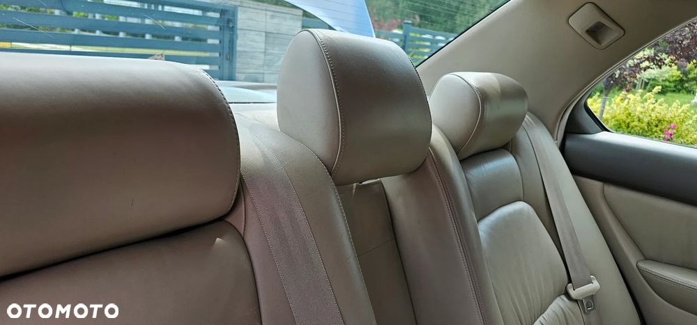 Lexus LS - 33