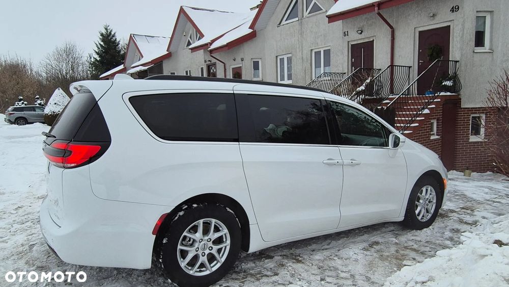 Chrysler Pacifica - 11