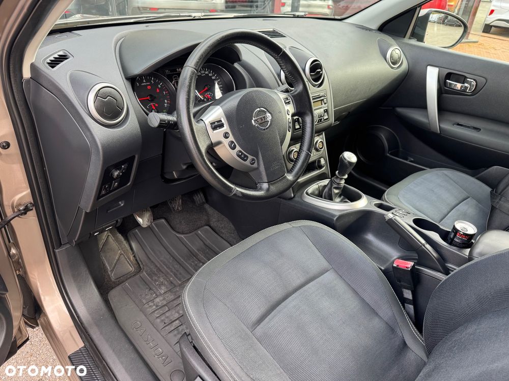 Nissan Qashqai 2.0 visia - 24