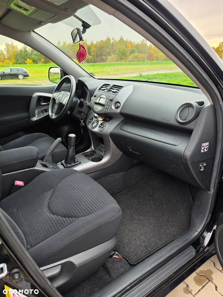 Toyota RAV4 2.0 4x4 Travel - 34