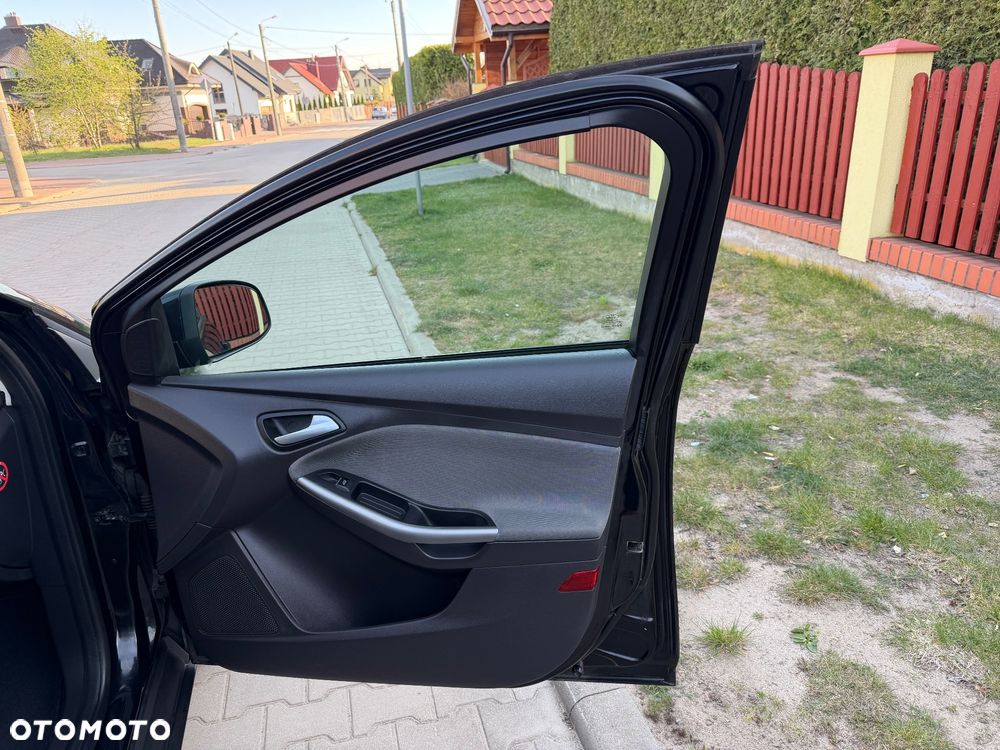 Ford Focus 1.6 TDCi DPF Champions Edition - 32