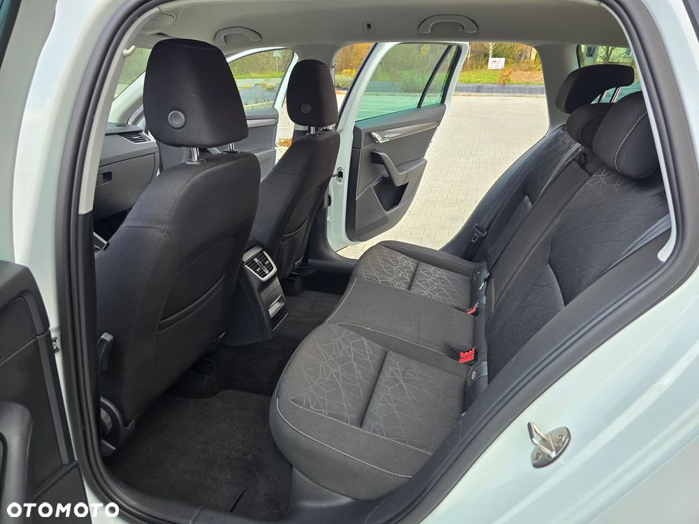 Skoda Octavia Combi 2.0 TDI DSG Clever - 34