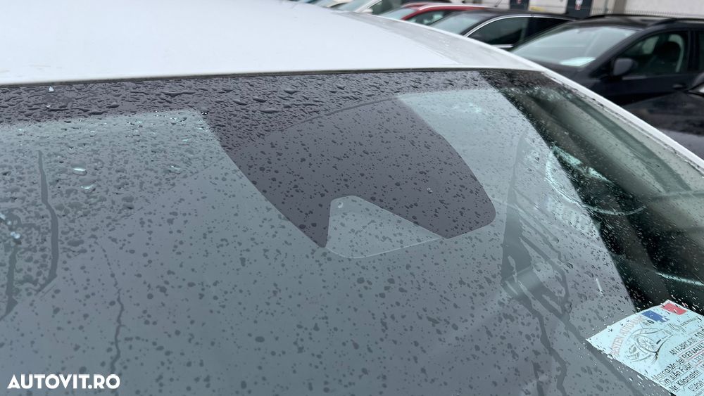 Renault Megane TCE 140 GPF Zen - 16