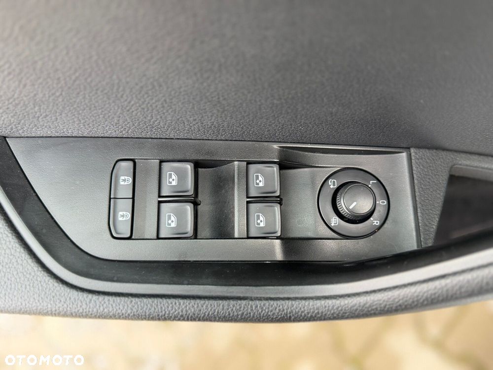 Skoda Superb 2.0 TDI Ambition DSG - 22