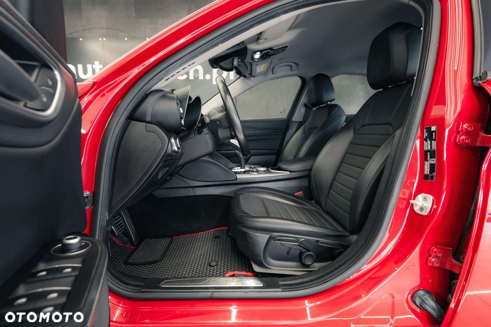 Alfa Romeo Giulia 2.0 Turbo Sprint - 14