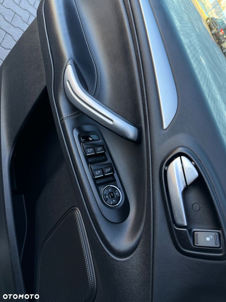 Ford S-Max 2.0 TDCi DPF Titanium X - 34