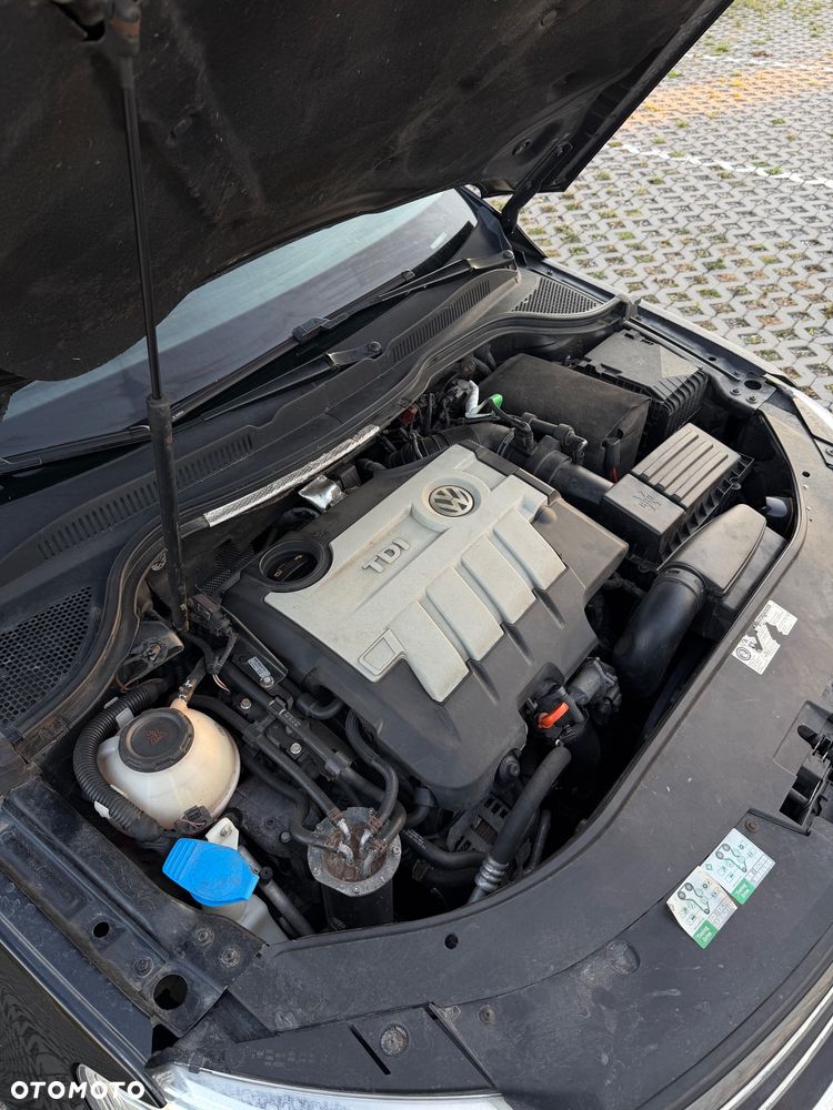 Volkswagen Passat - 16