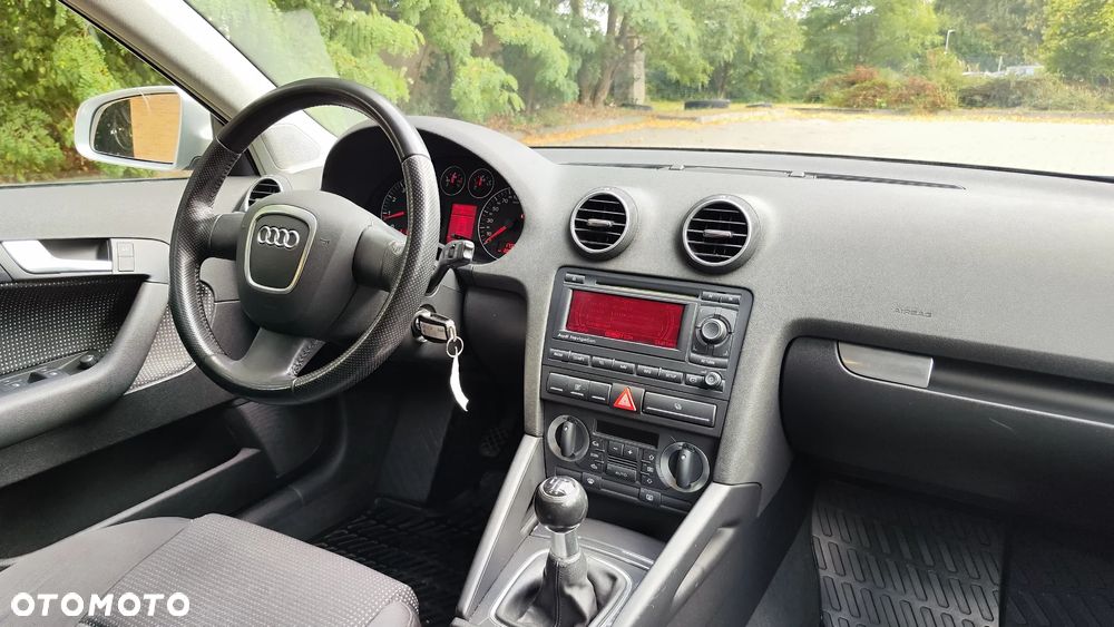 Audi A3 Sportback 1.6 Attraction - 30