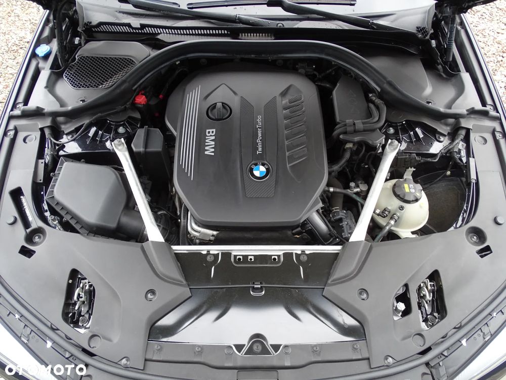 BMW Seria 5 530d xDrive M Sport sport - 38
