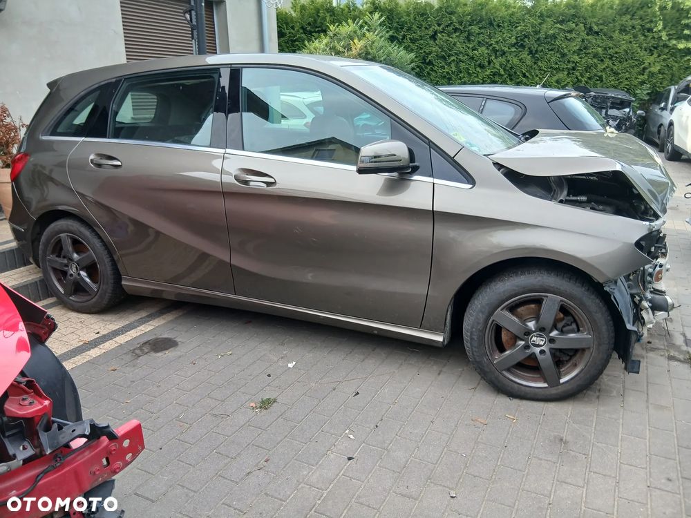 Mercedes-Benz Klasa B 180 BlueEFFICIENCY Edition Style - 1