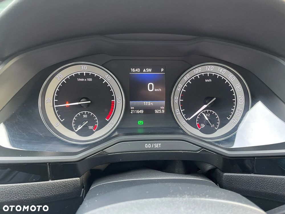 Skoda Superb 2.0 TDI L&K DSG - 7