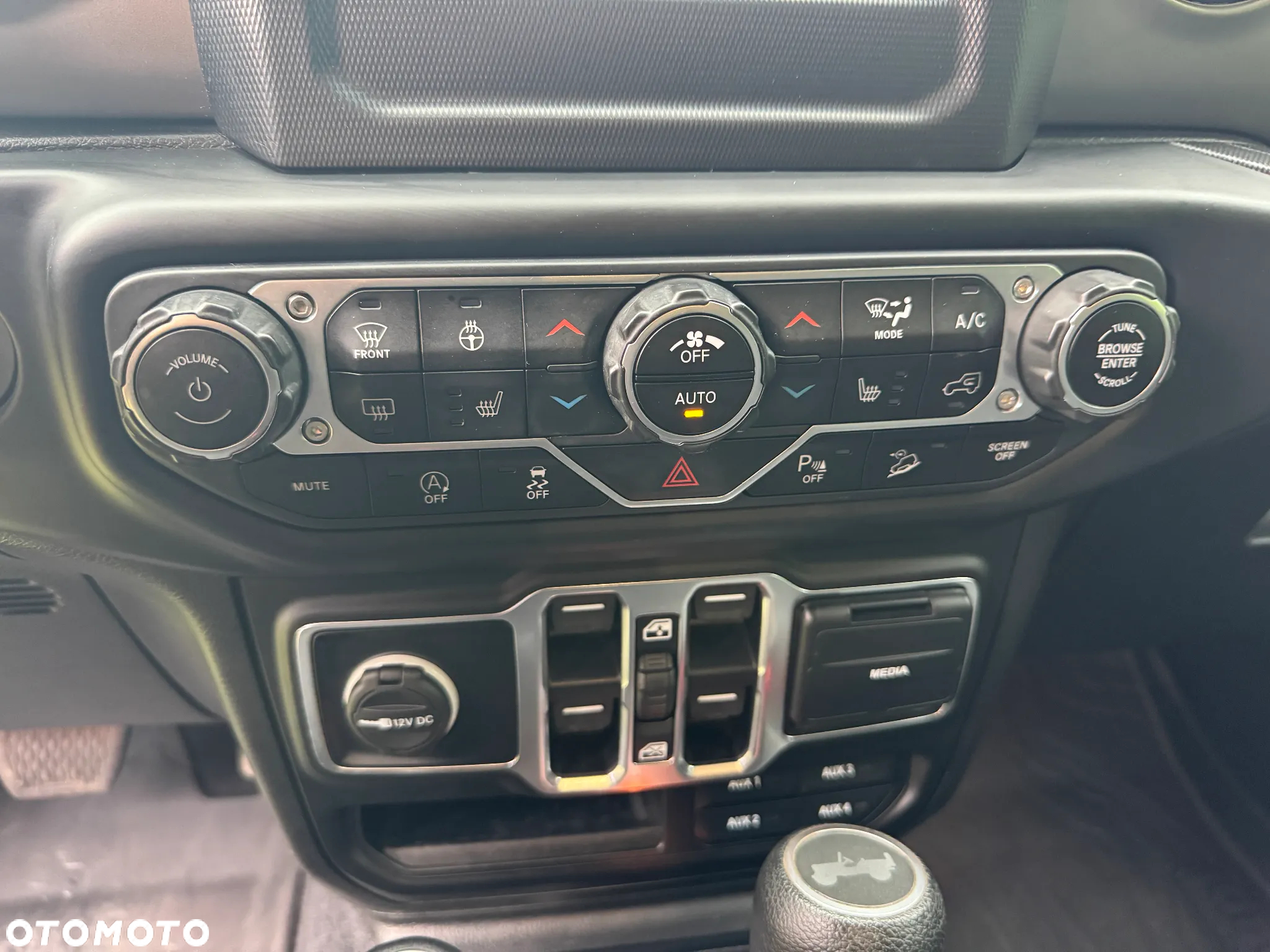 Jeep Wrangler - 21