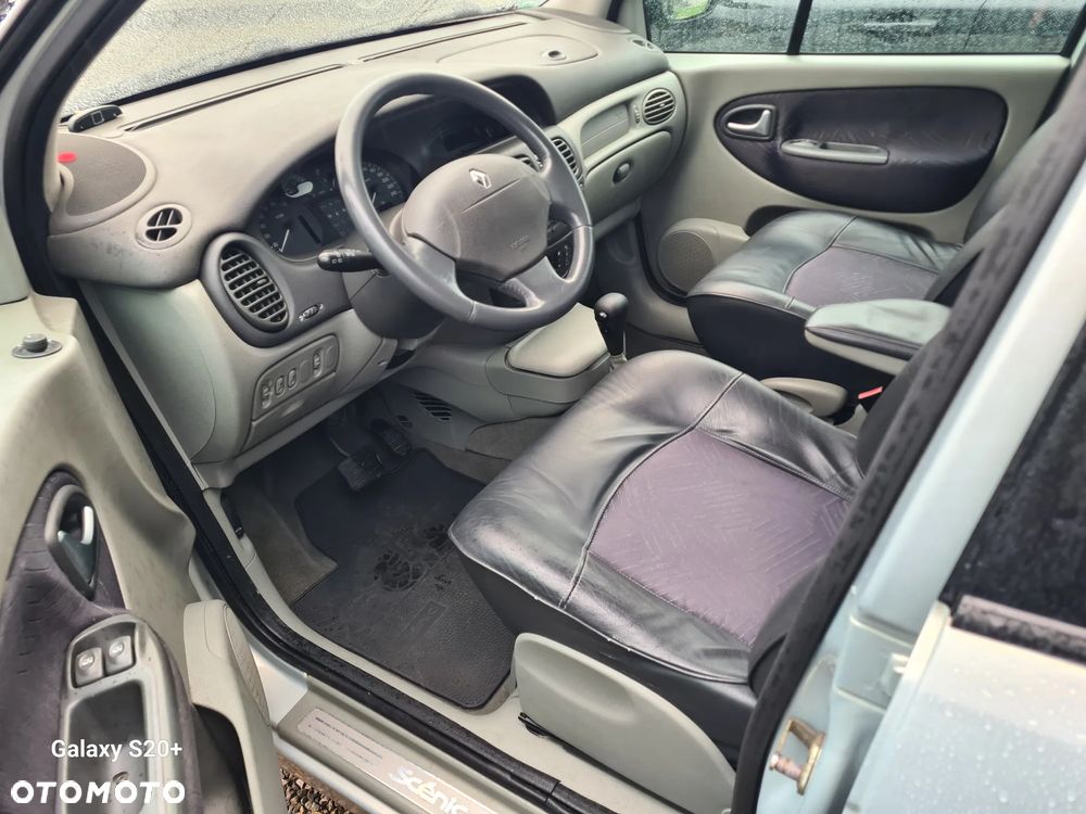 Renault Scenic - 12