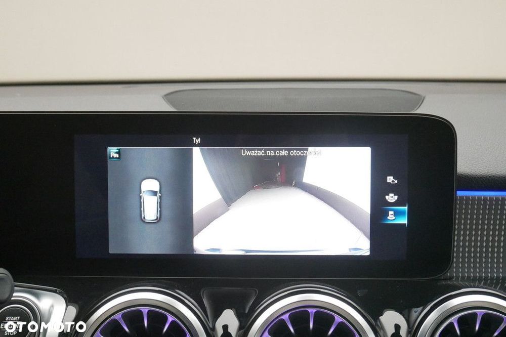 Mercedes-Benz GLB - 21