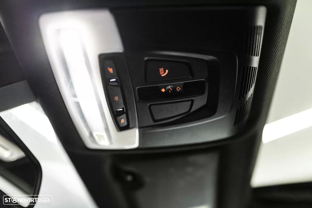 BMW 318 d Touring Aut. M Sport - 16