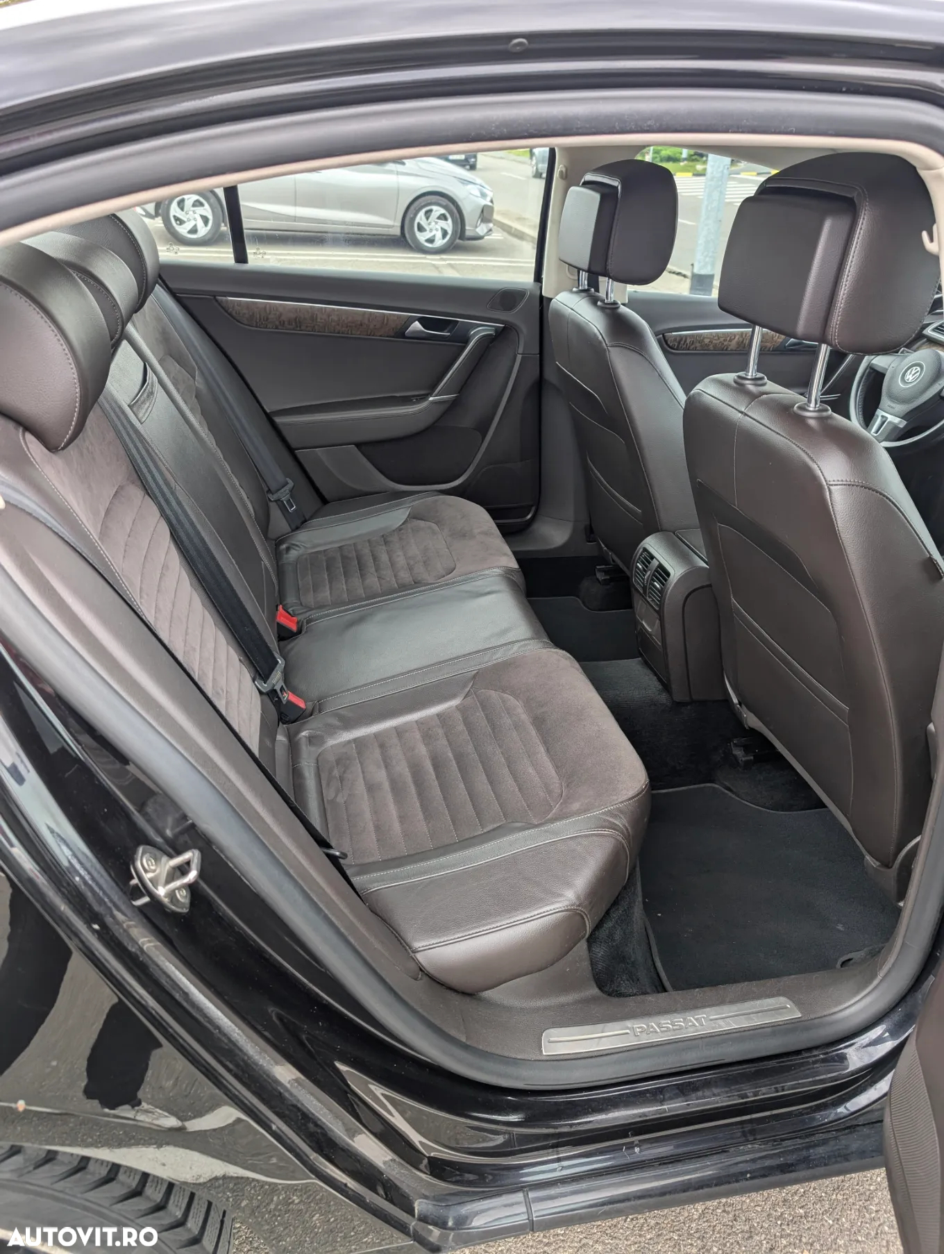Volkswagen Passat 2.0 TDI BlueMotion Tehnology DSG Highline - 13