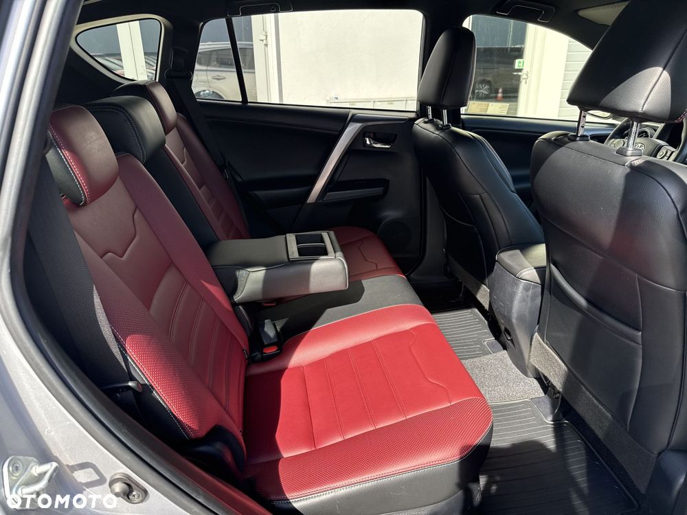 Toyota RAV4 - 8